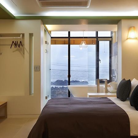 Jaynchloe Hotel Сеогвипо Екстериор снимка