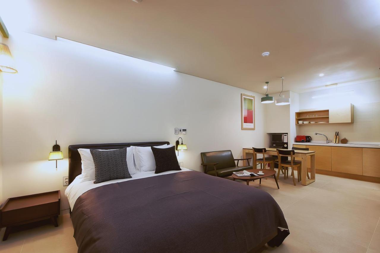 Jaynchloe Hotel Сеогвипо Екстериор снимка