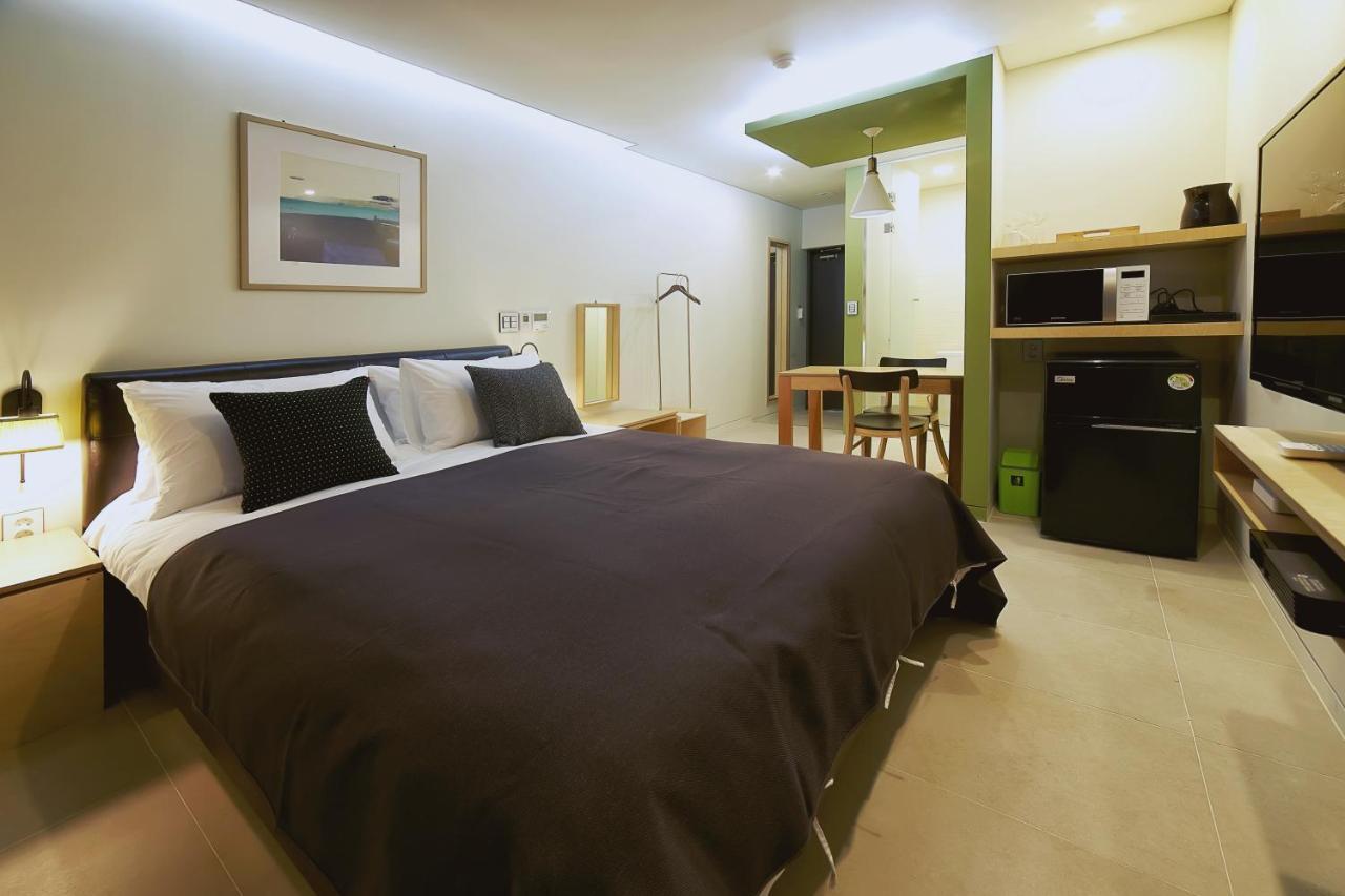 Jaynchloe Hotel Сеогвипо Екстериор снимка