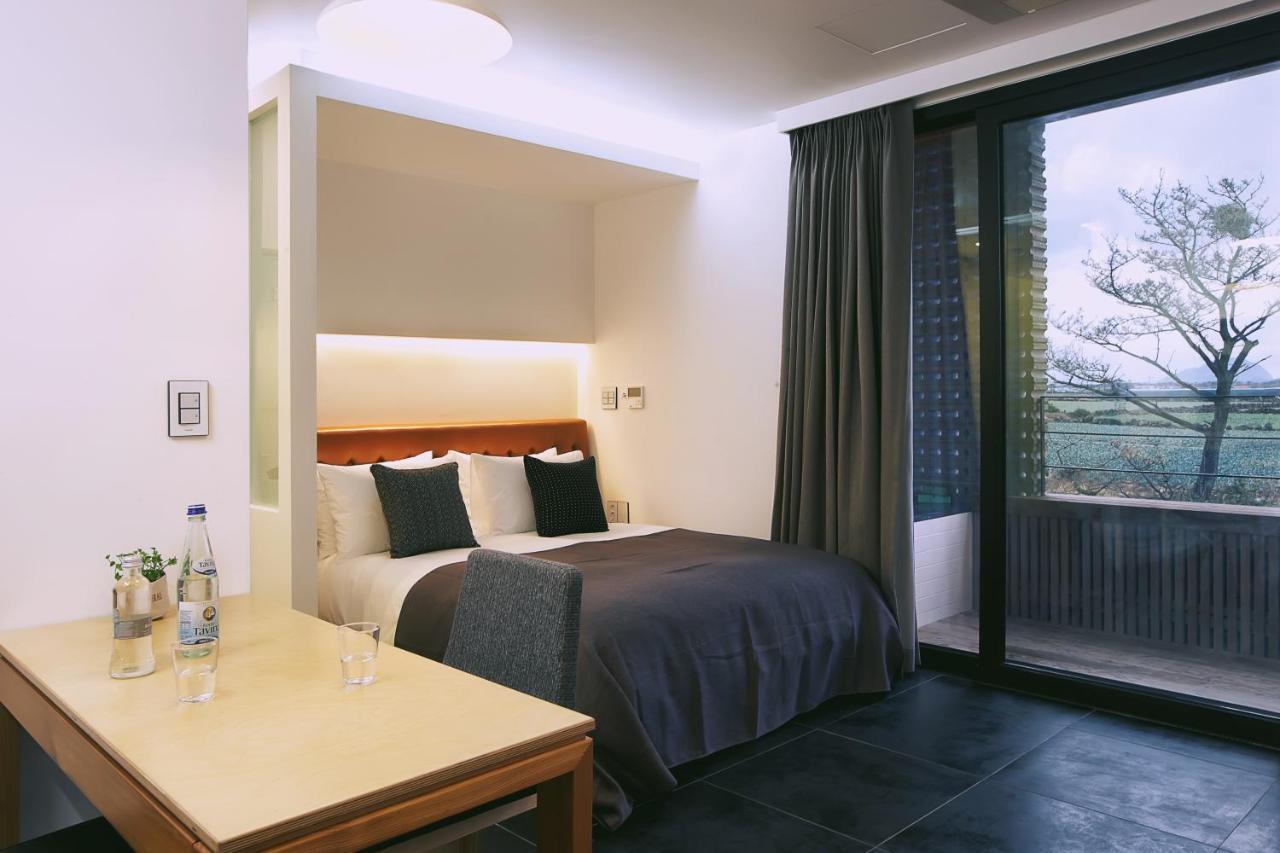 Jaynchloe Hotel Сеогвипо Екстериор снимка