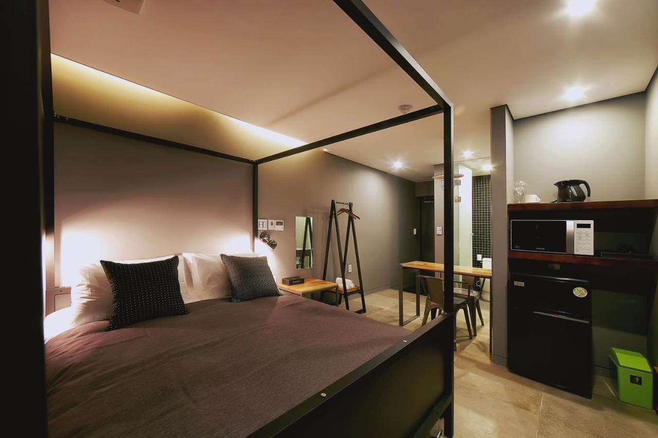 Jaynchloe Hotel Сеогвипо Екстериор снимка